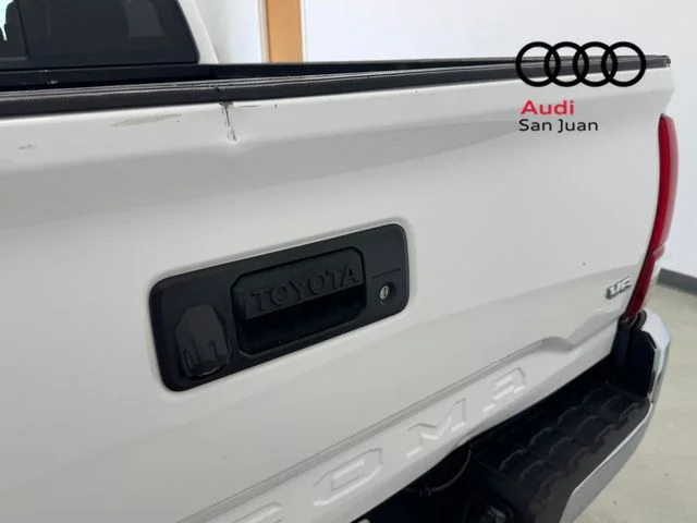 Used 2017 White Toyota SR5 image 12