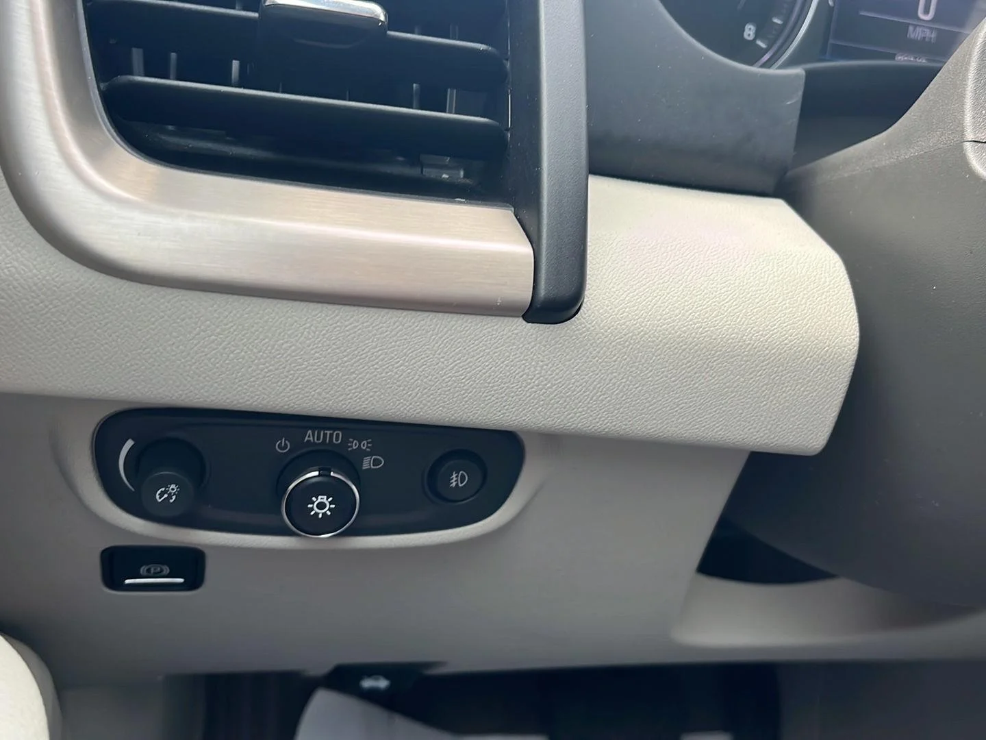 Used 2018 MINERAL METALLIC GMC Denali image 13