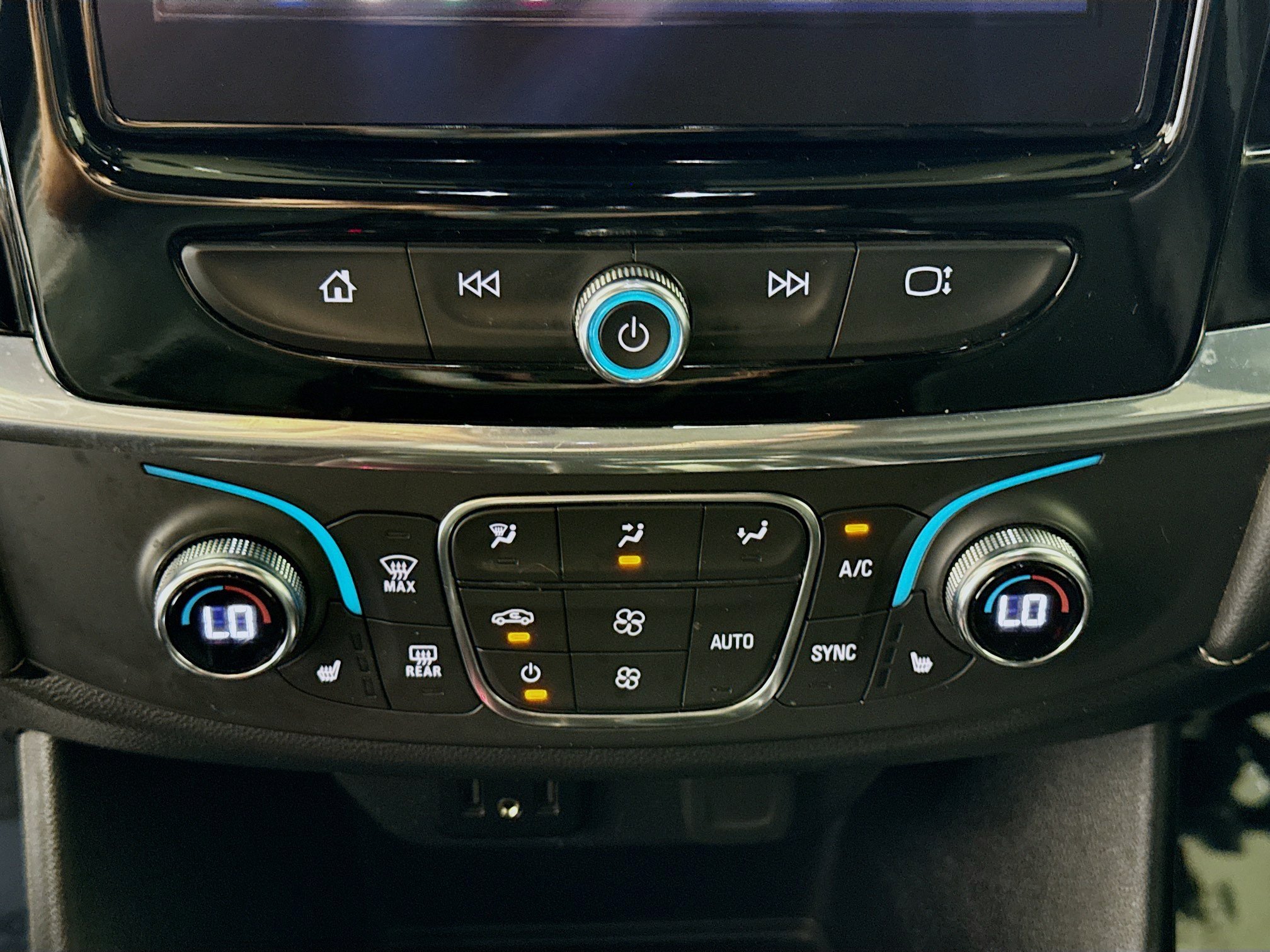 Used 2023 Northsky Blue Metallic Chevrolet LT Leather image 17
