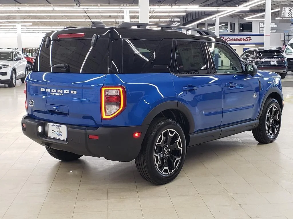 New 2025 Velocity Blue Metallic Ford Outer Banks® image 9