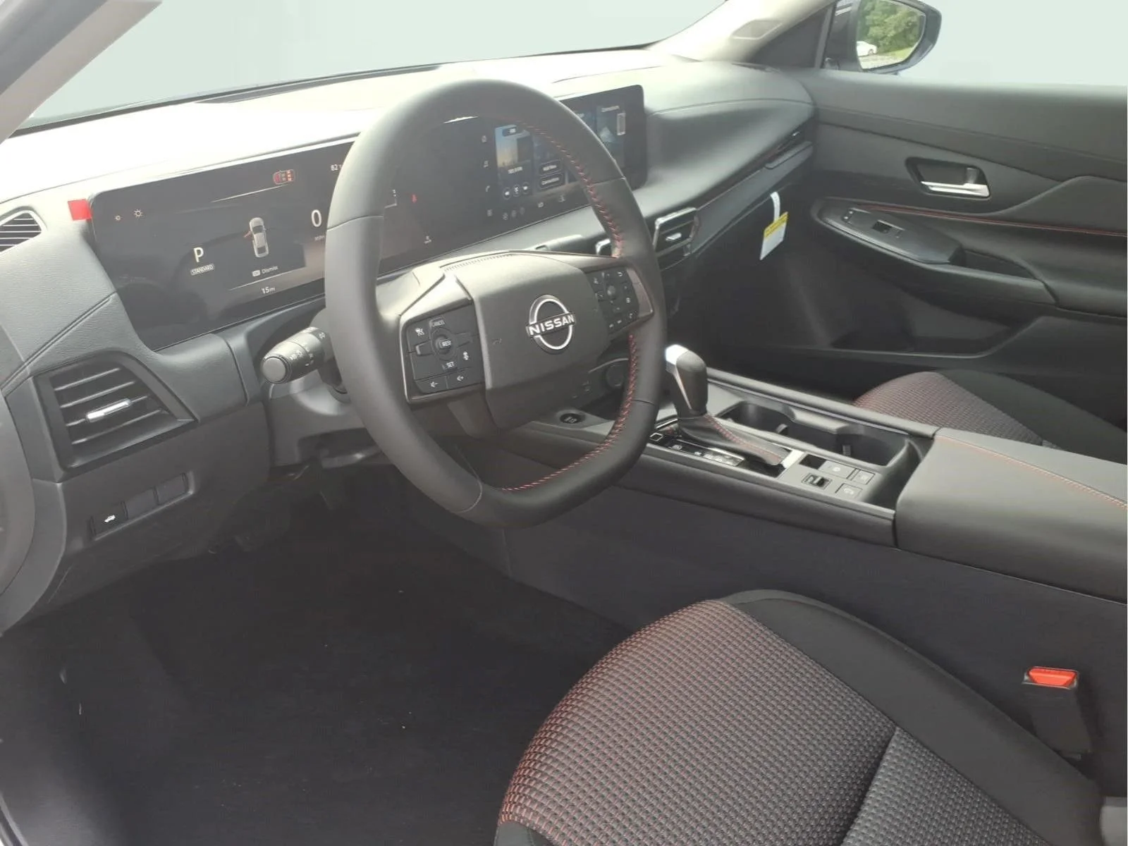 New 2026 Aspen White TriCoat / Super Black Two-tone Nissan SR image 13