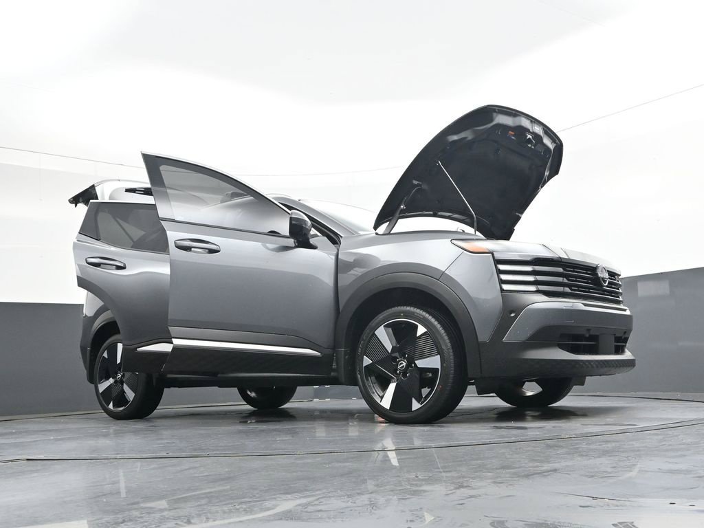 Used 2025 Gray Nissan SR image 35