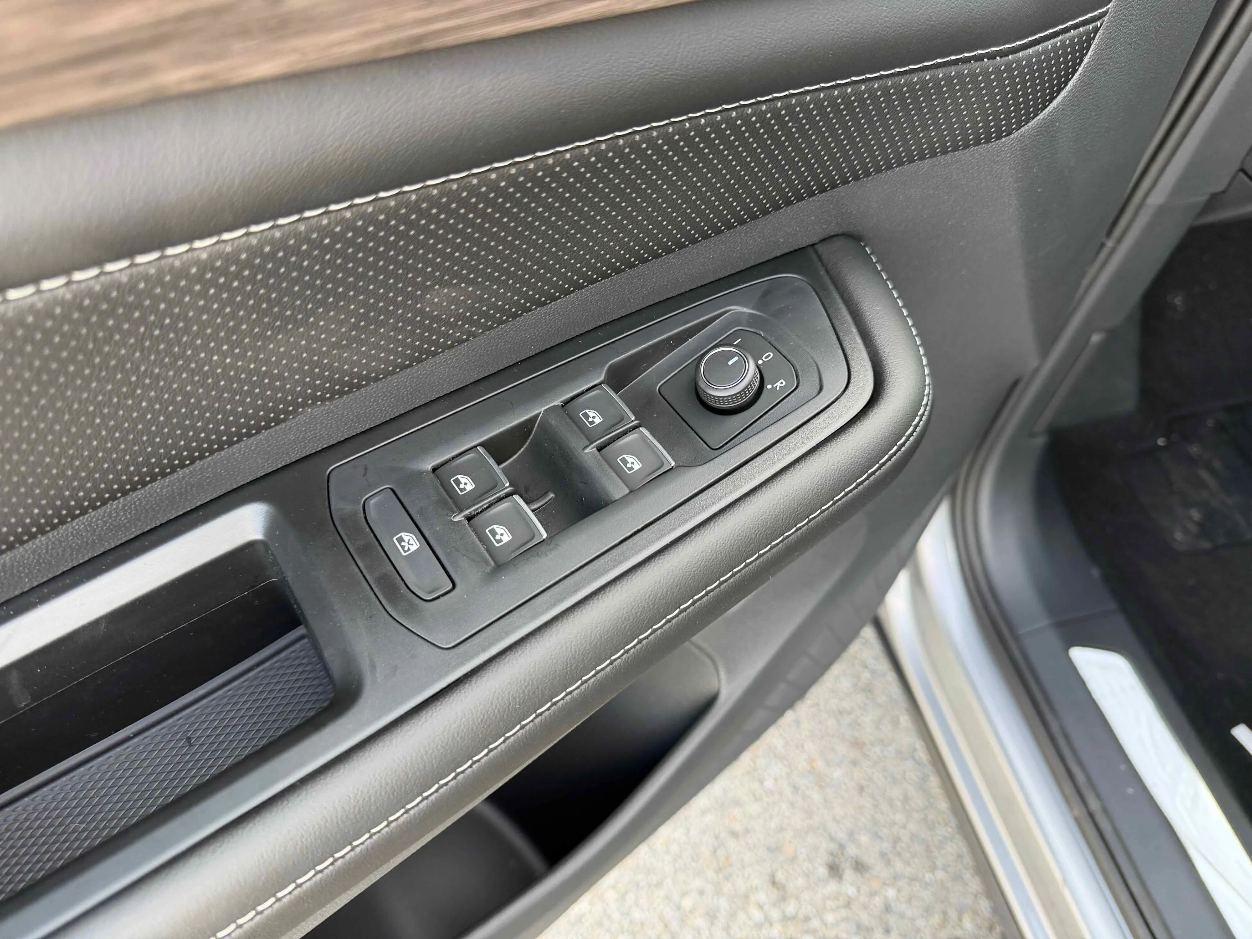 New 2026 Silver Mist Volkswagen 2.0T SEL image 15