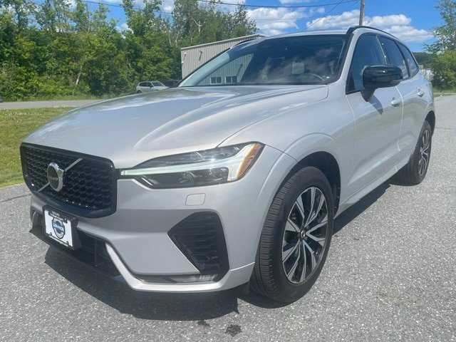 2024 Volvo XC60 Core Dark Theme
