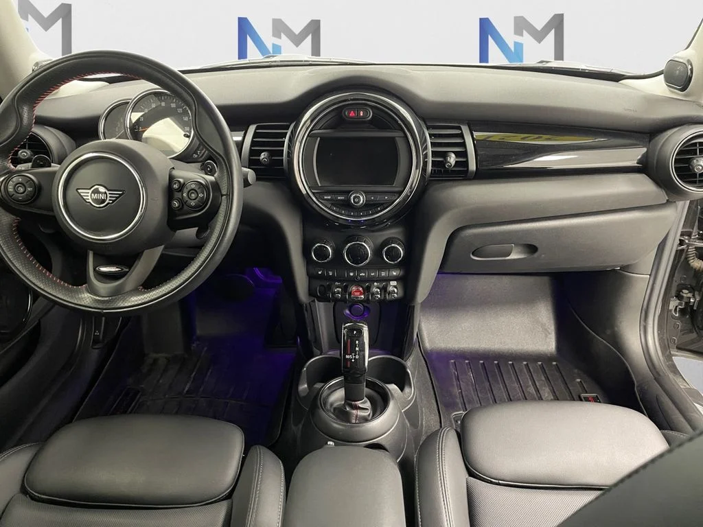 Used 2021 Midnight Black Metallic MINI  image 8
