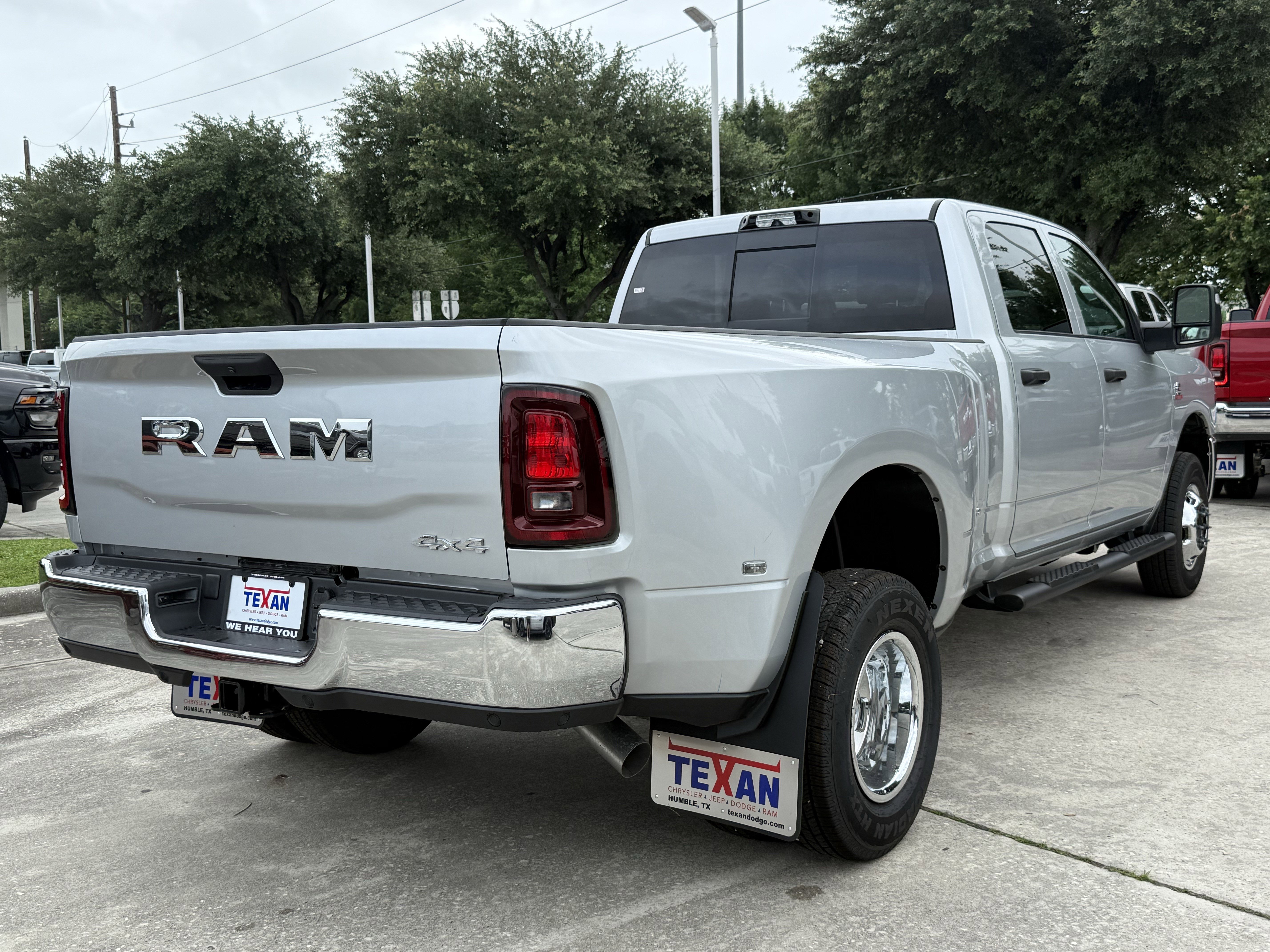 New 2026 Silver-Zynith Exterior Paint RAM Tradesman image 4