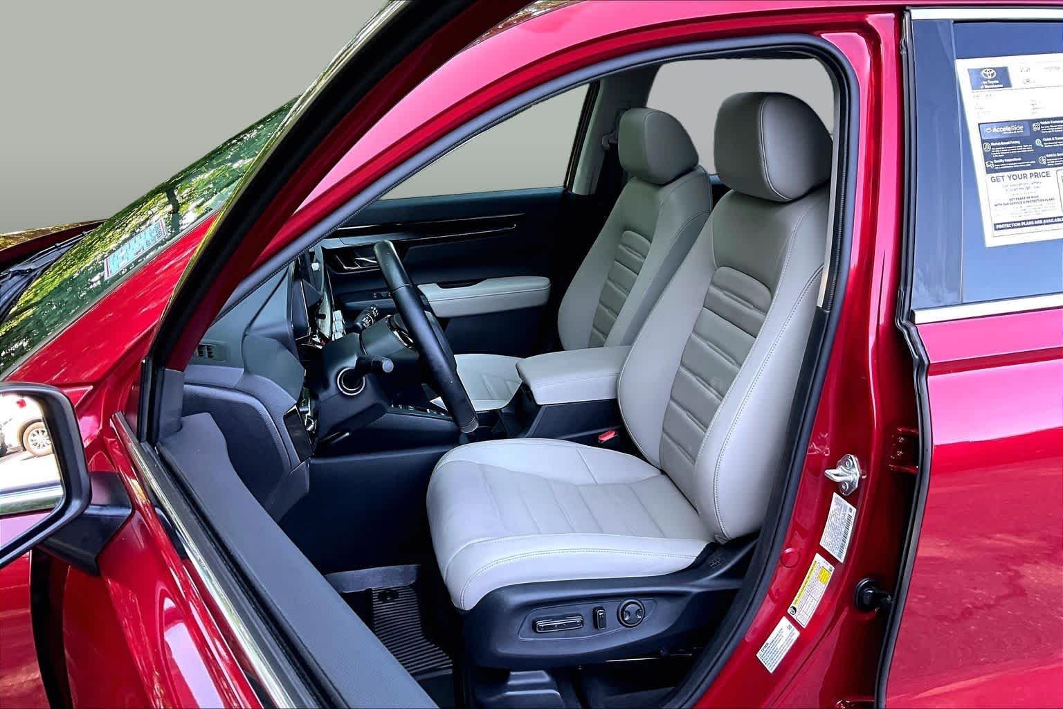 Used 2026 Radiant Red Metallic Honda EX-L image 9