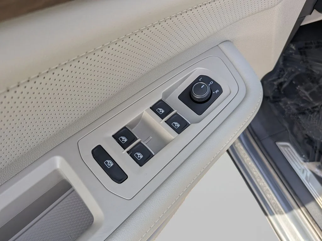 New 2026 Gray Volkswagen 2.0T SE w/Technology image 14