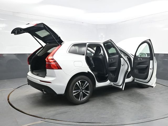 Used 2021 White Volvo T6 Momentum image 61