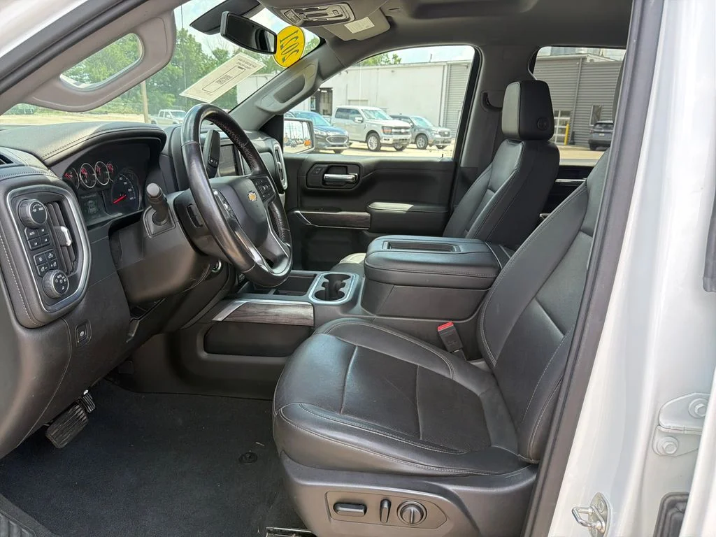 Used 2021 White Chevrolet LTZ image 12