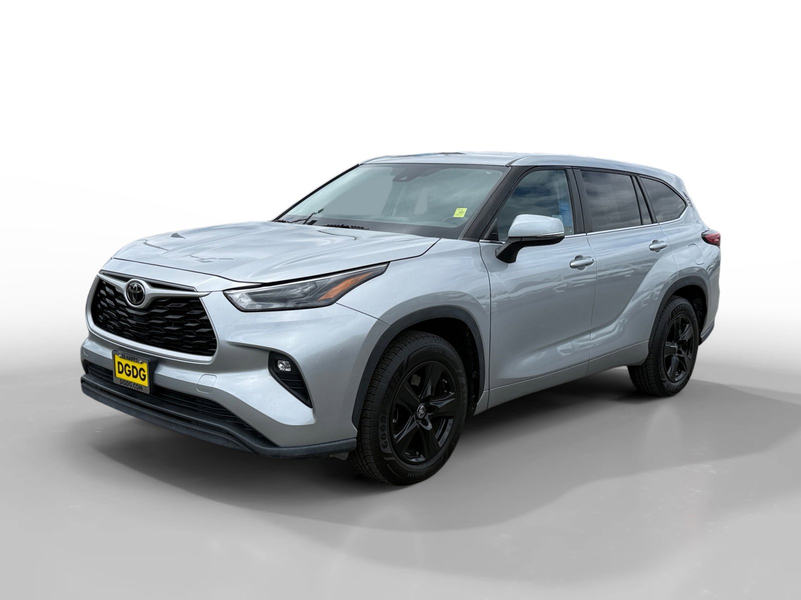 2023 Toyota Highlander LE FWD's photo