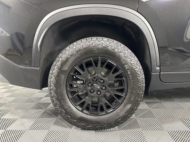New 2026 Mosaic Black Metallic Chevrolet Z71 image 11