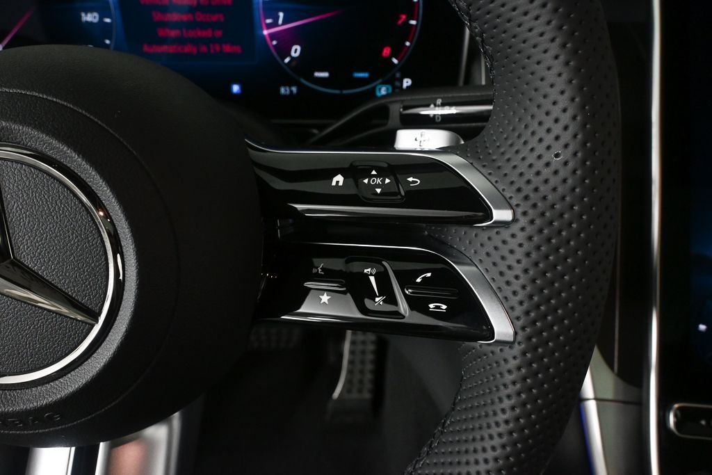 New 2027 MANUFAKTUR Moonlight White Metallic Mercedes-Benz GLC 300 image 19
