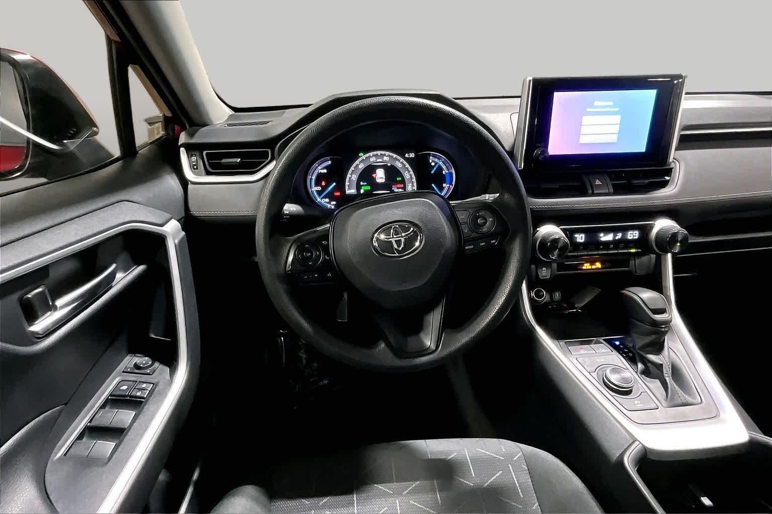 Used 2025 Ruby Flare Pearl Toyota Hybrid XLE image 6