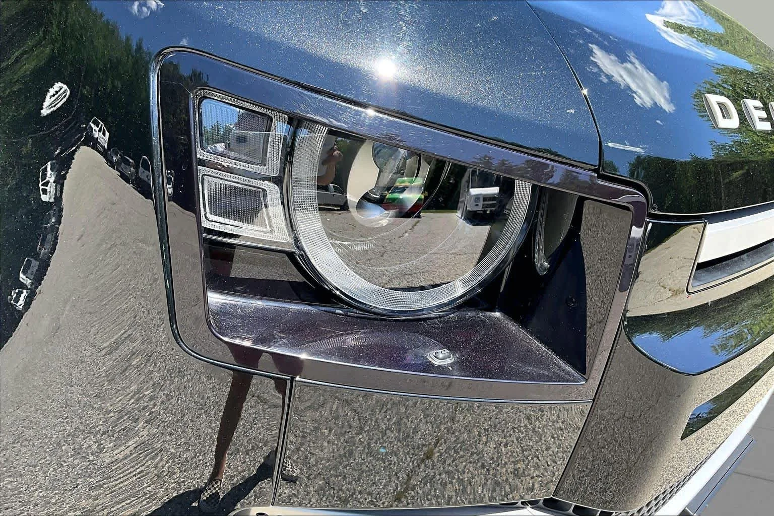 Used 2023 Santorini Black Metallic Land Rover SE image 27
