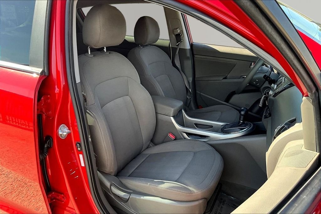 Used 2011 Red Kia LX image 27