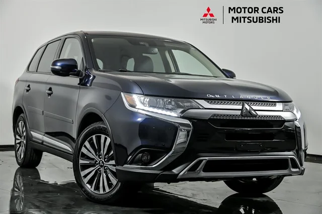 2020 Mitsubishi Outlander SE