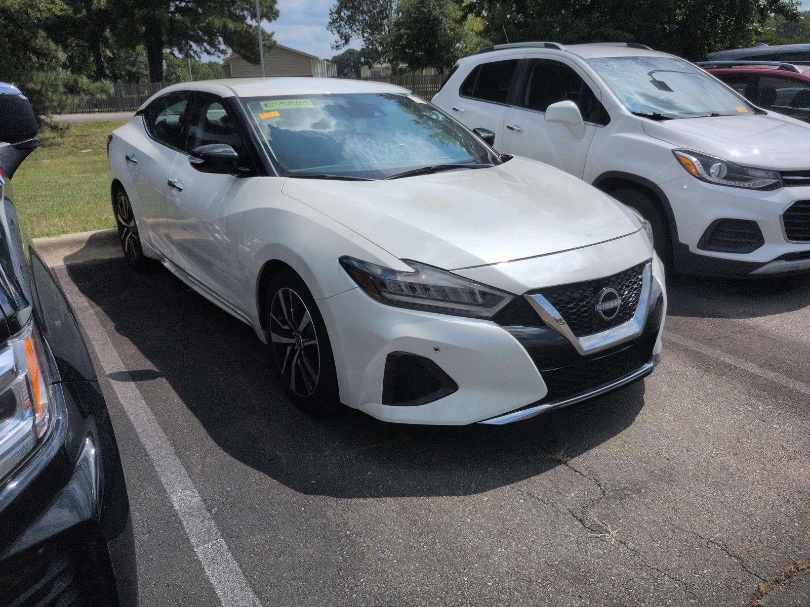 Used 2023 Pearl White Tricoat Nissan SV image 2