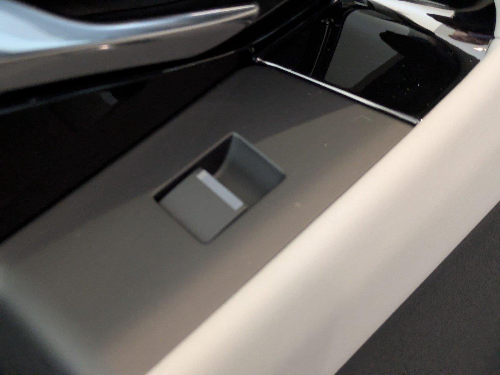 New 2026 Tribeca Blue Land Rover Hoxton Edition image 12