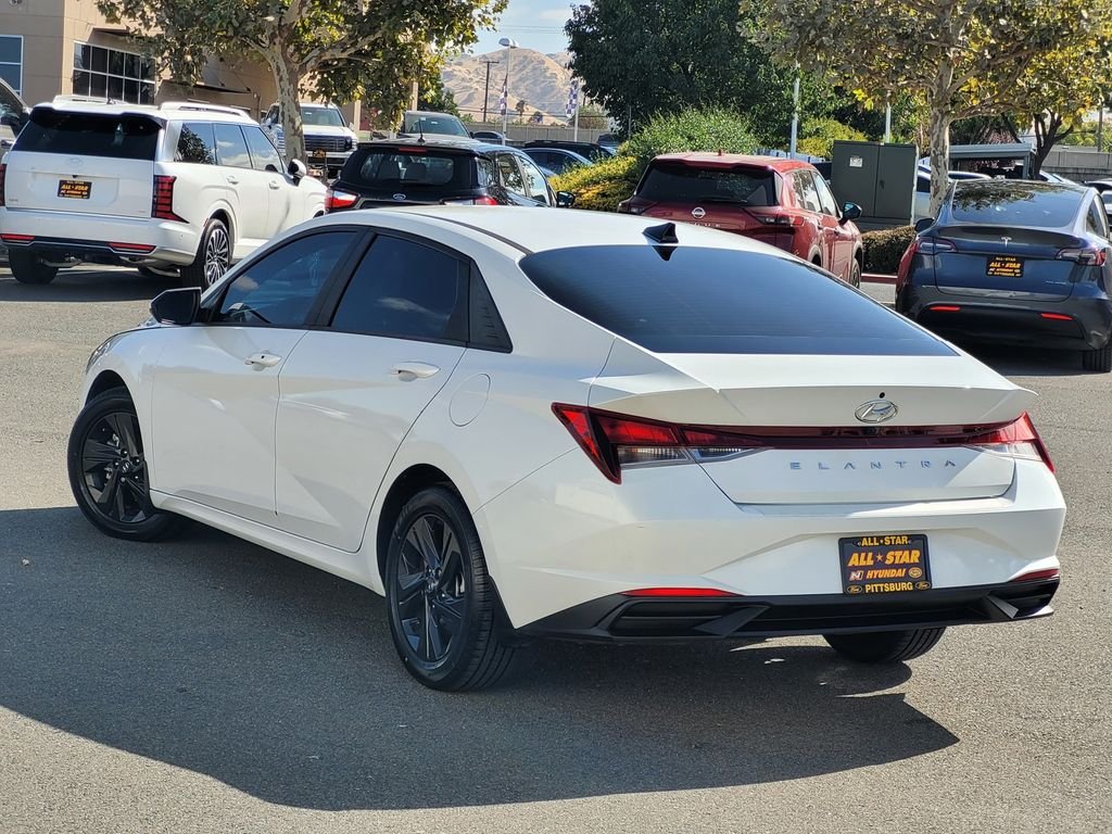 Used 2023 Gray Hyundai SEL image 6
