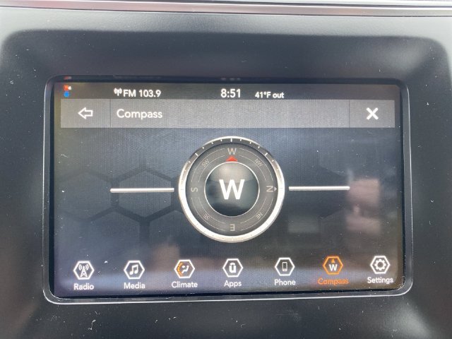 Used 2019 White Jeep Latitude Plus 4x4 image 18