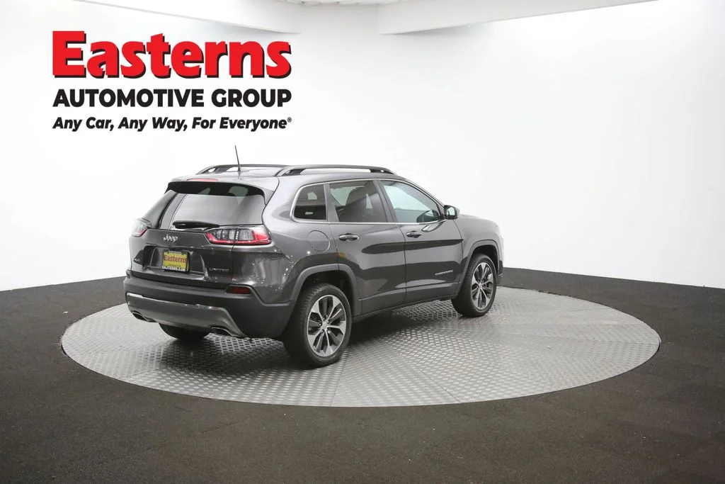 Used 2022 Gray Jeep Limited image 41