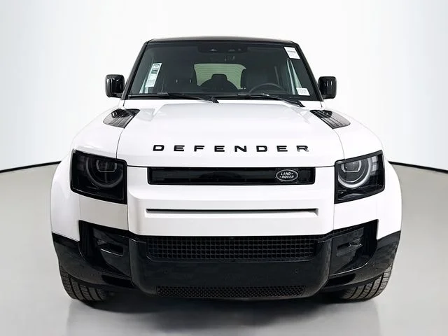 New 2026 Fuji White Land Rover X-Dynamic SE image 2