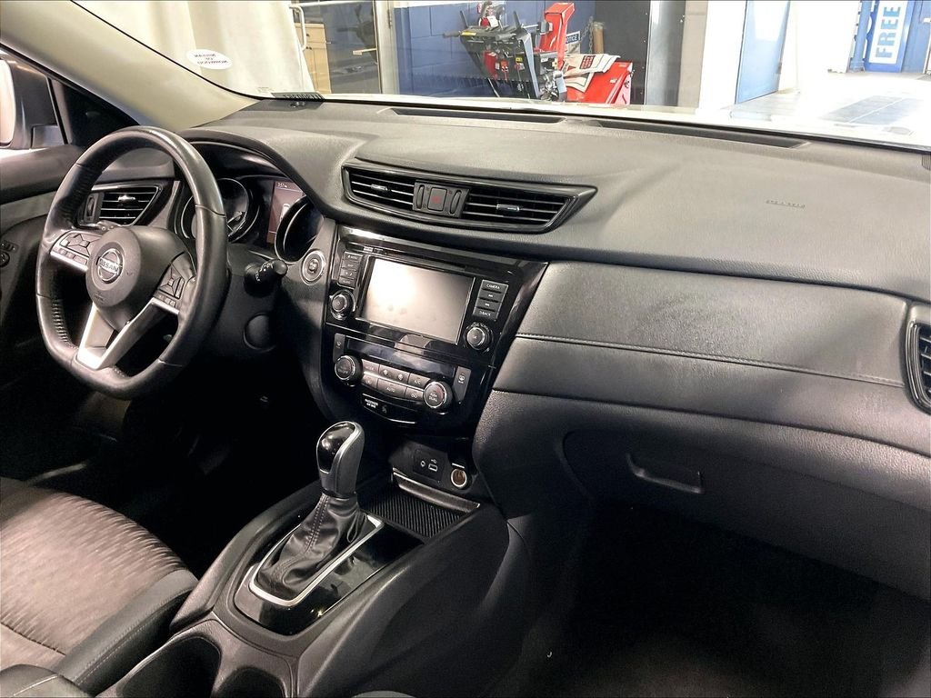 Used 2018 White Nissan SV image 14