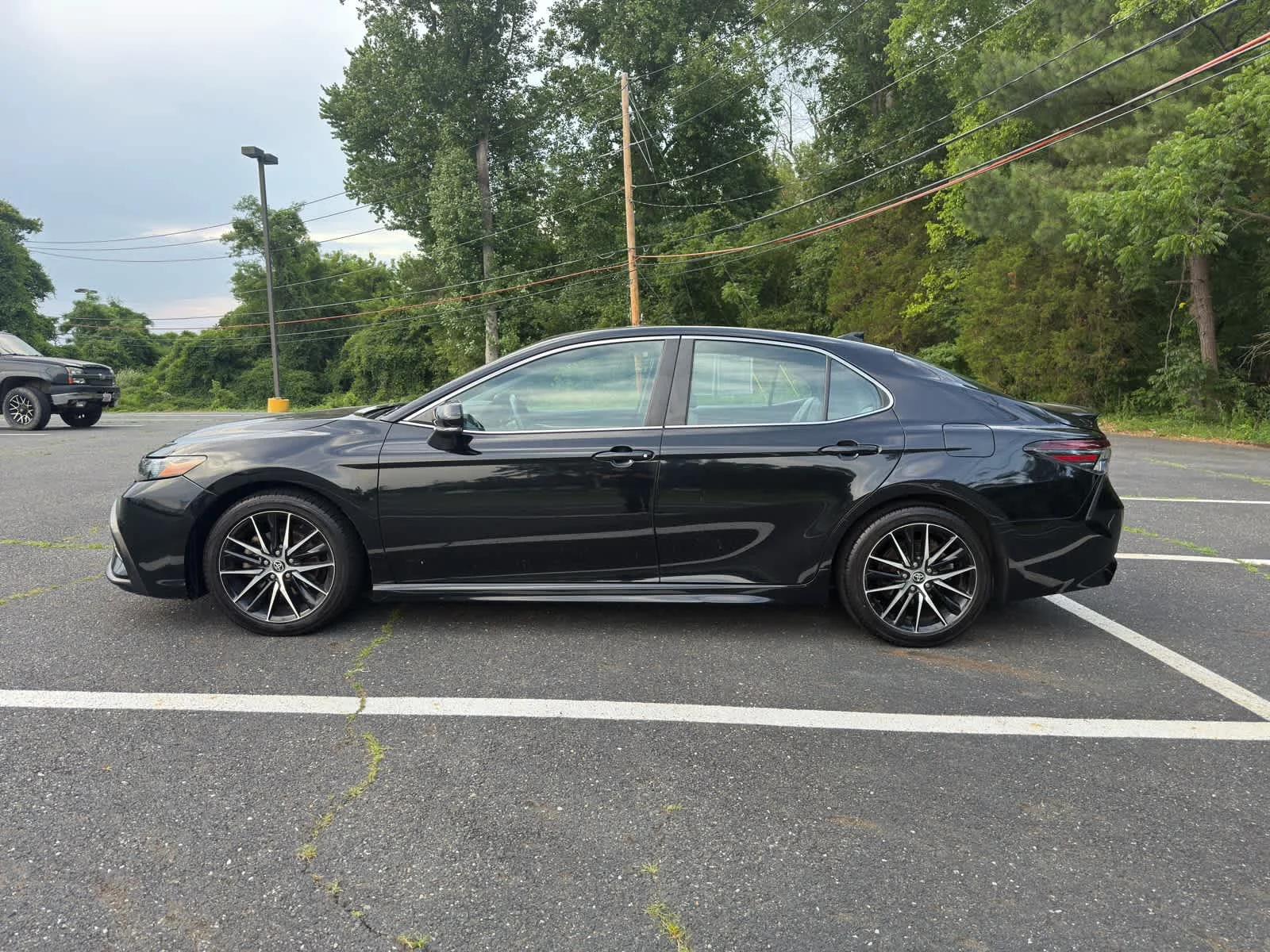 Used 2022 Midnight Black Metallic Toyota SE image 2