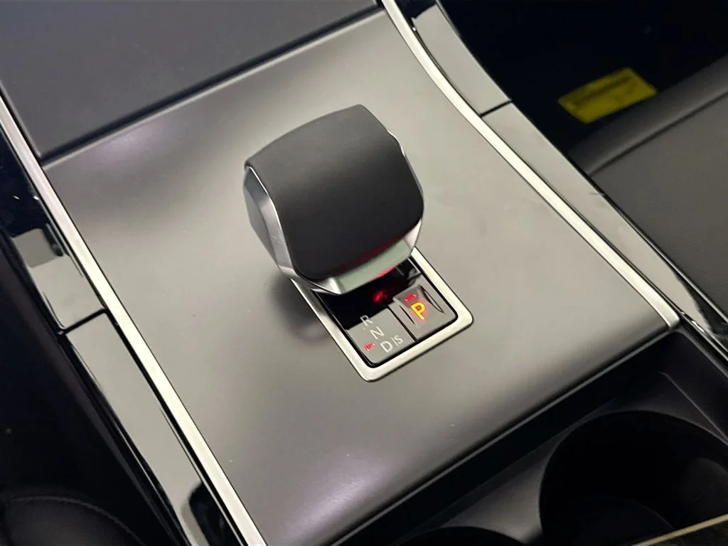 New 2026 Arroios Grey Land Rover S image 16