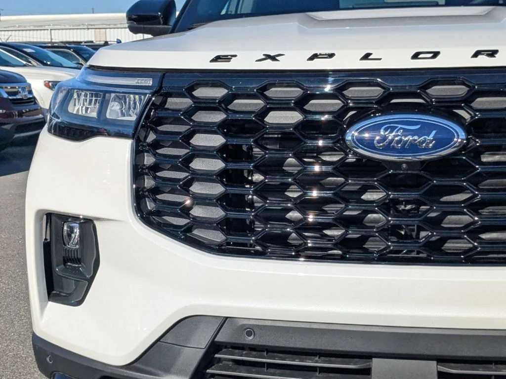 New 2026 Star White Metallic Tri-Coat Ford ST image 10