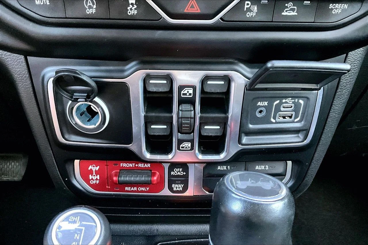 Used 2023 Gray Jeep Rubicon image 17