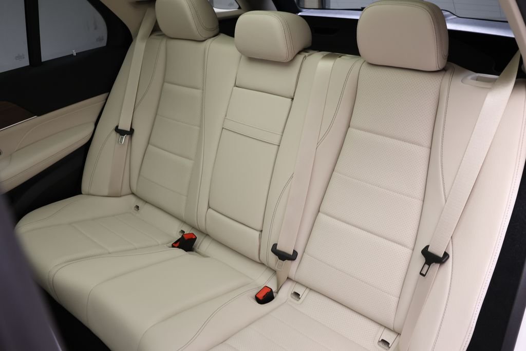Used 2026 Polar White Mercedes-Benz GLE 350 image 44