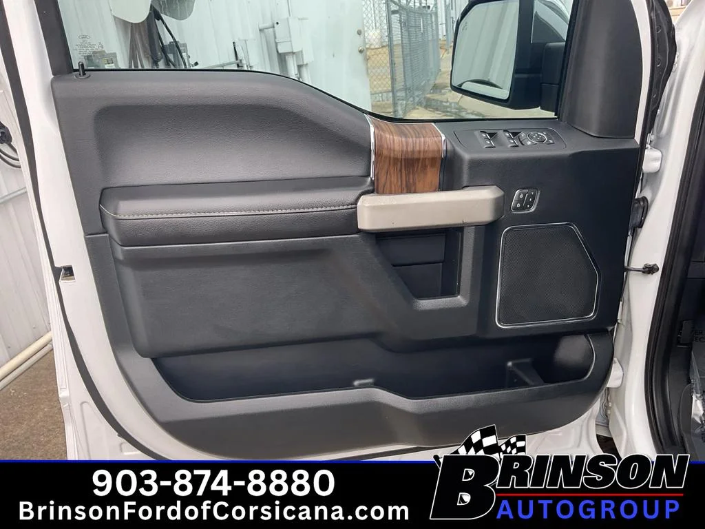Used 2019 OXFORD WHITE Ford LARIAT image 24