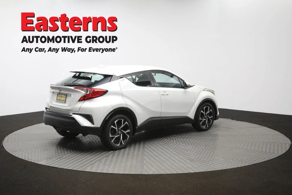 Used 2018 White Toyota XLE Premium image 41