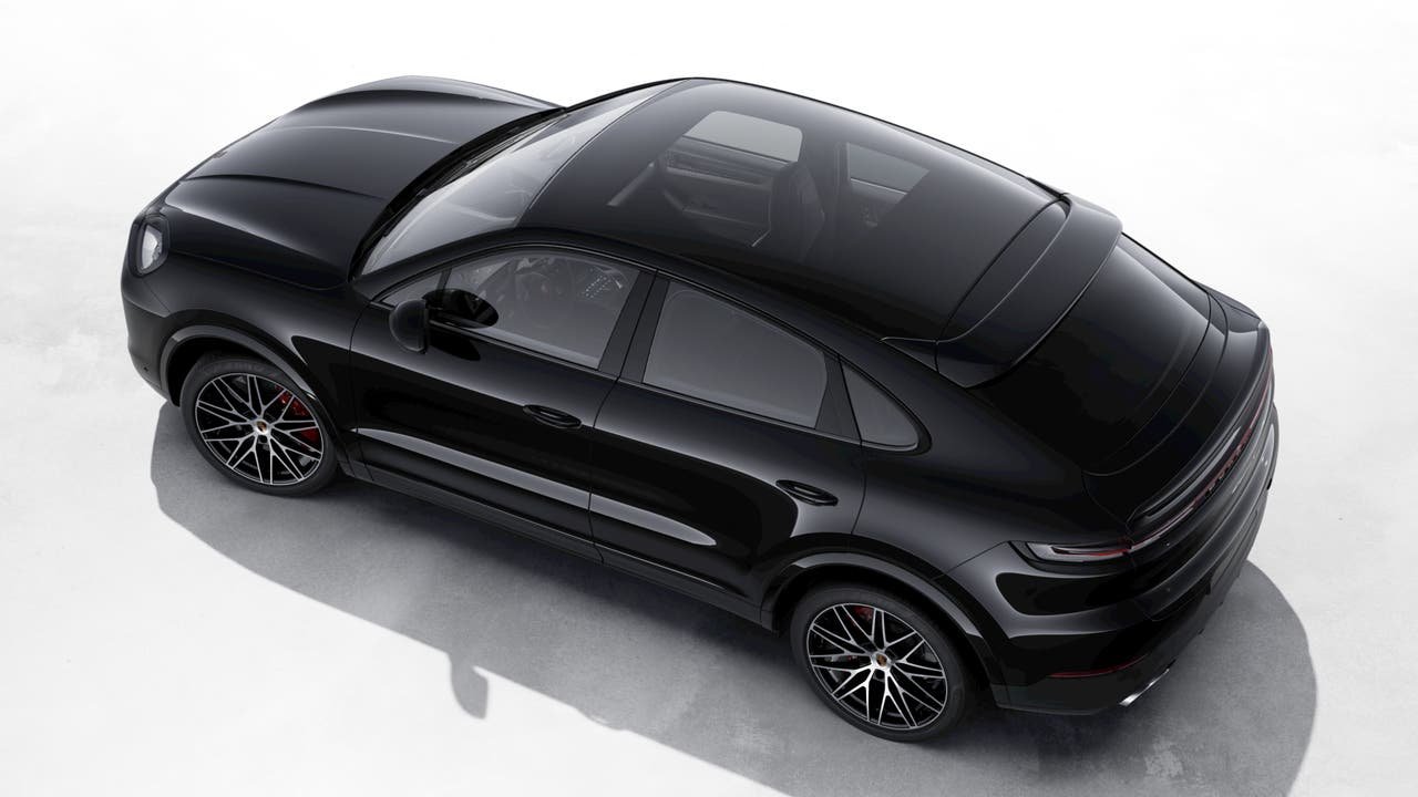 Certified Used 2024  Porsche S image 4