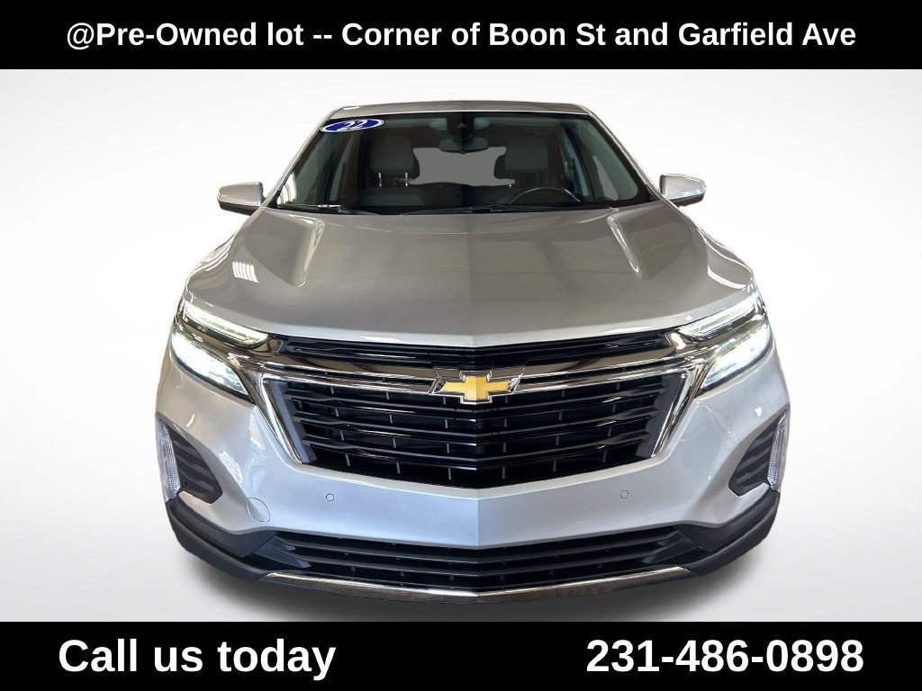 Used 2022 SILVER ICE METALLIC Chevrolet LT image 8