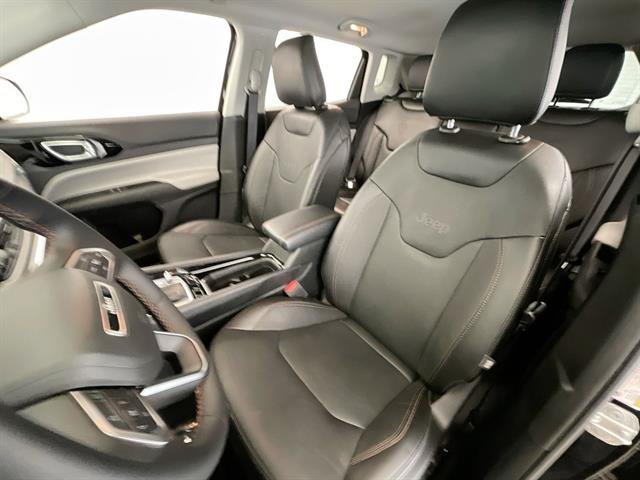 Certified Used 2022 Black Jeep Limited 4x4 image 18