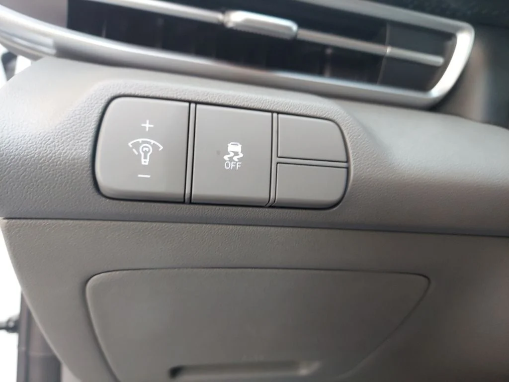 Certified Used 2026 White Hyundai SEL Sport image 19
