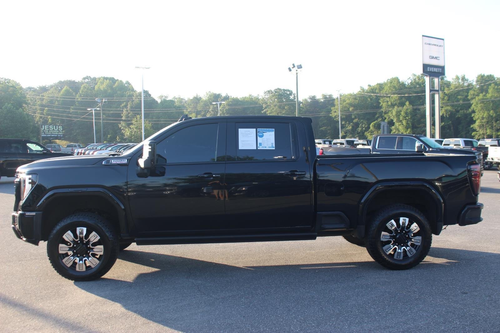 Used 2024 Onyx Black GMC AT4 image 4