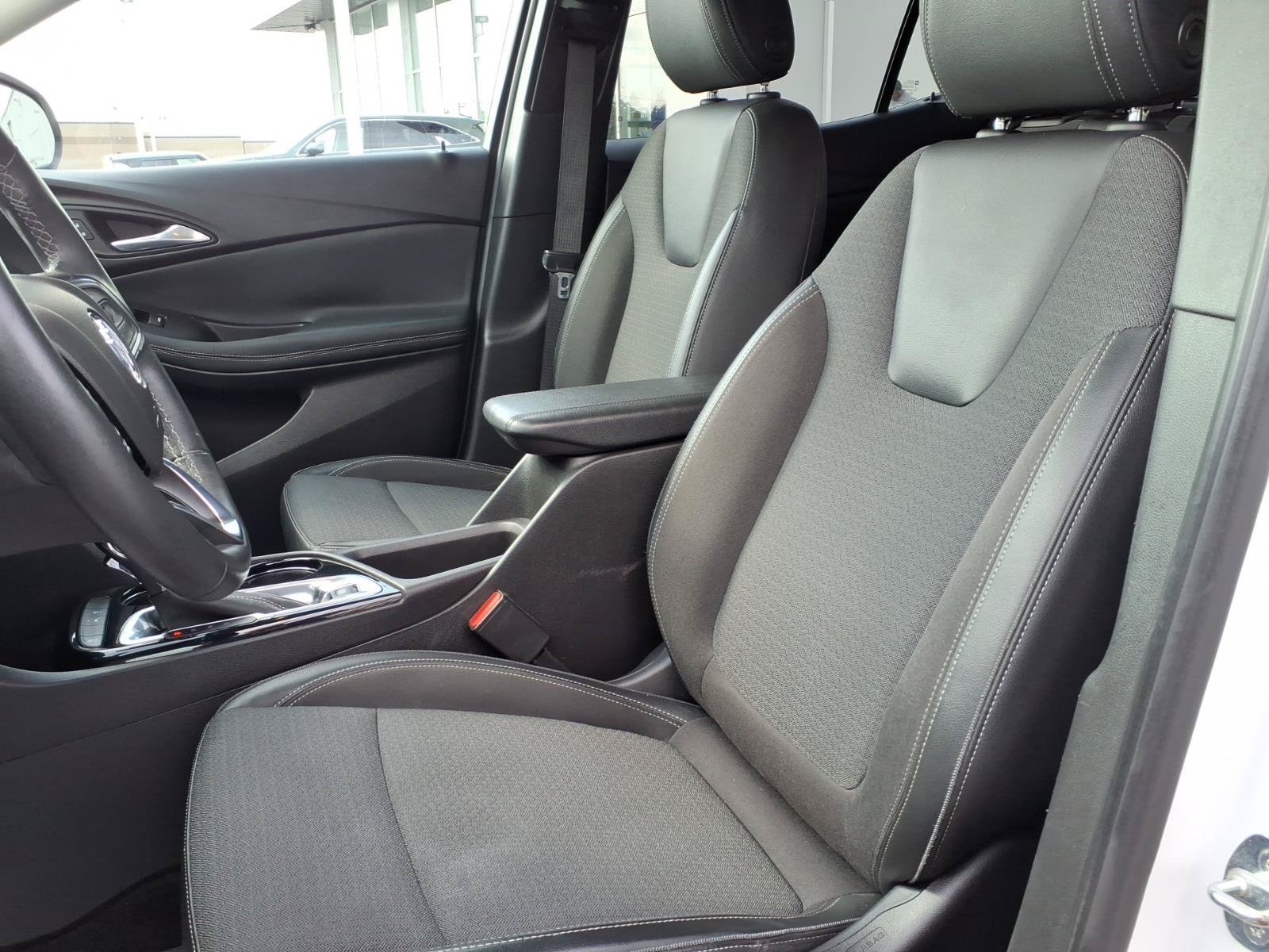 Used 2021 White Frost Tricoat Buick Select image 14