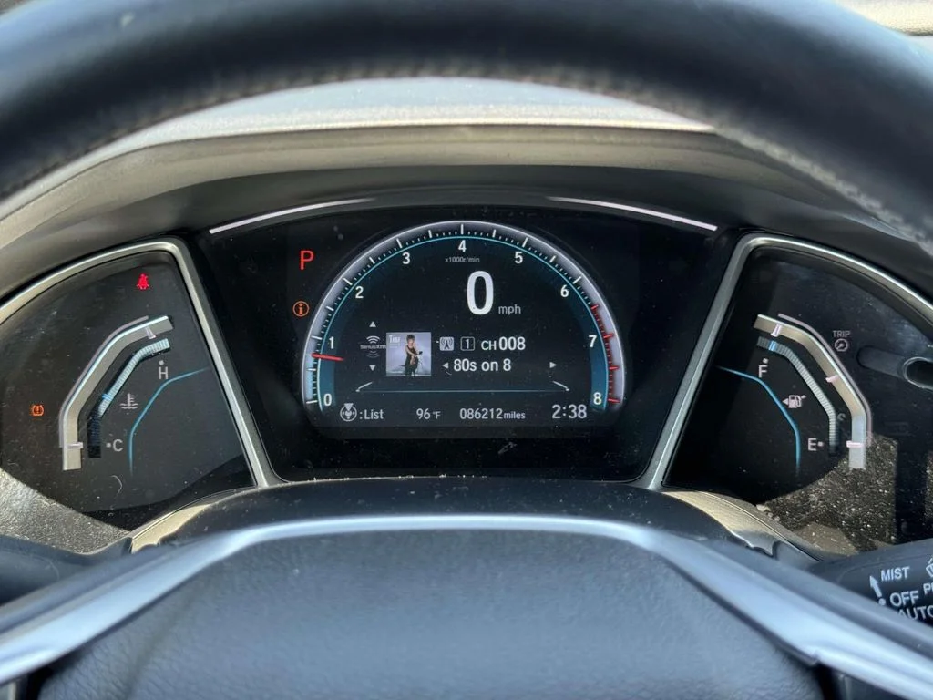 Used 2016  Honda Touring image 24