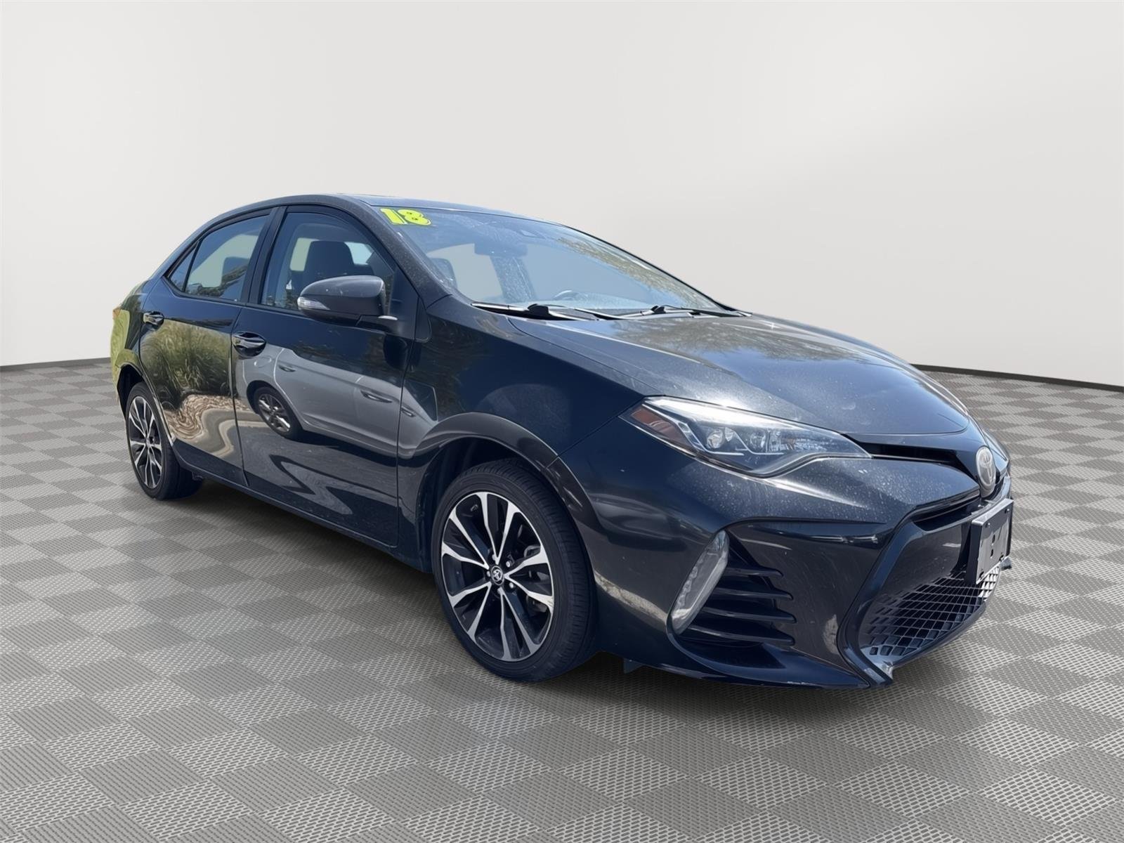 Certified Used 2018 Black Sand Pearl Toyota SE image 1