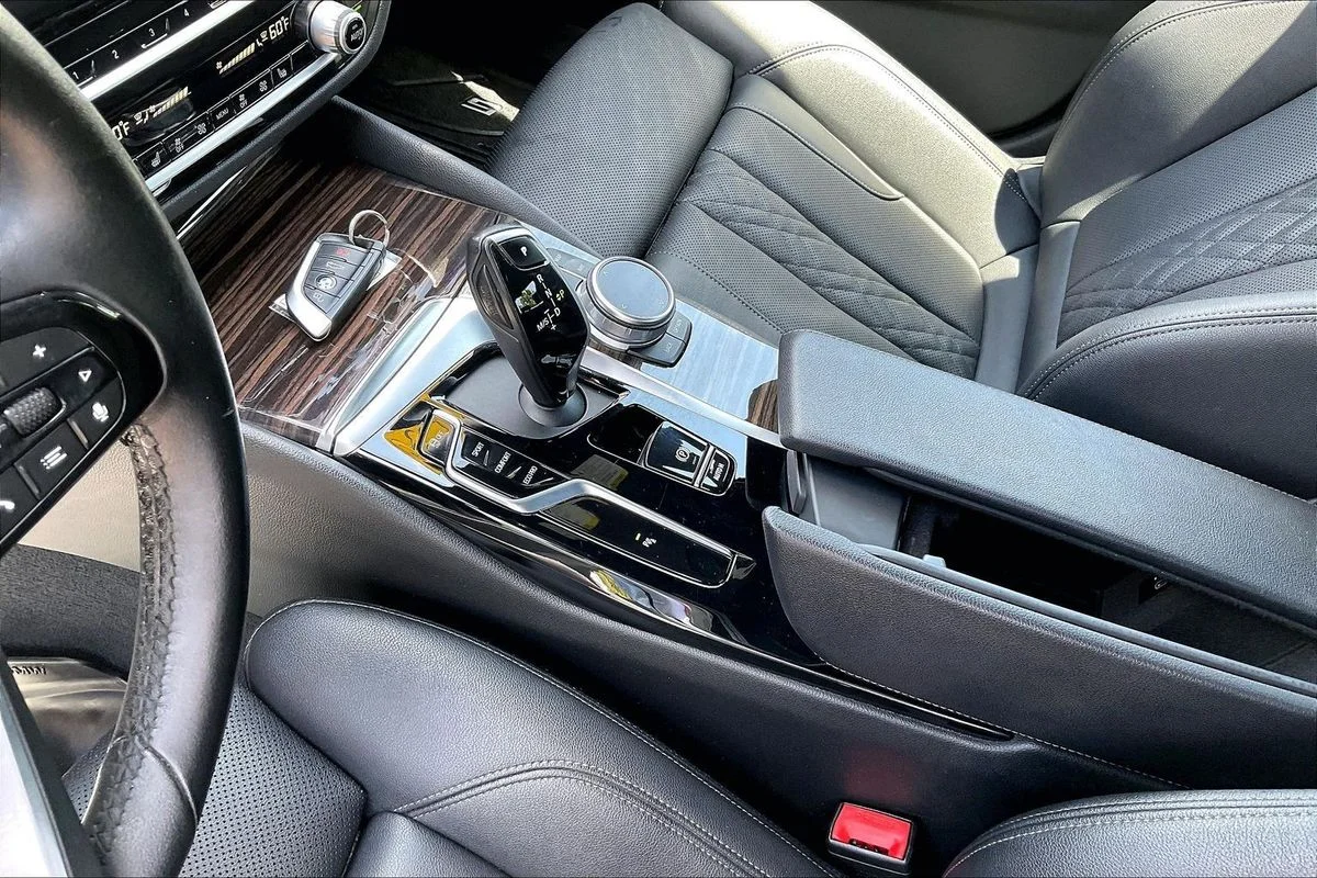 Used 2022  BMW i xDrive image 18