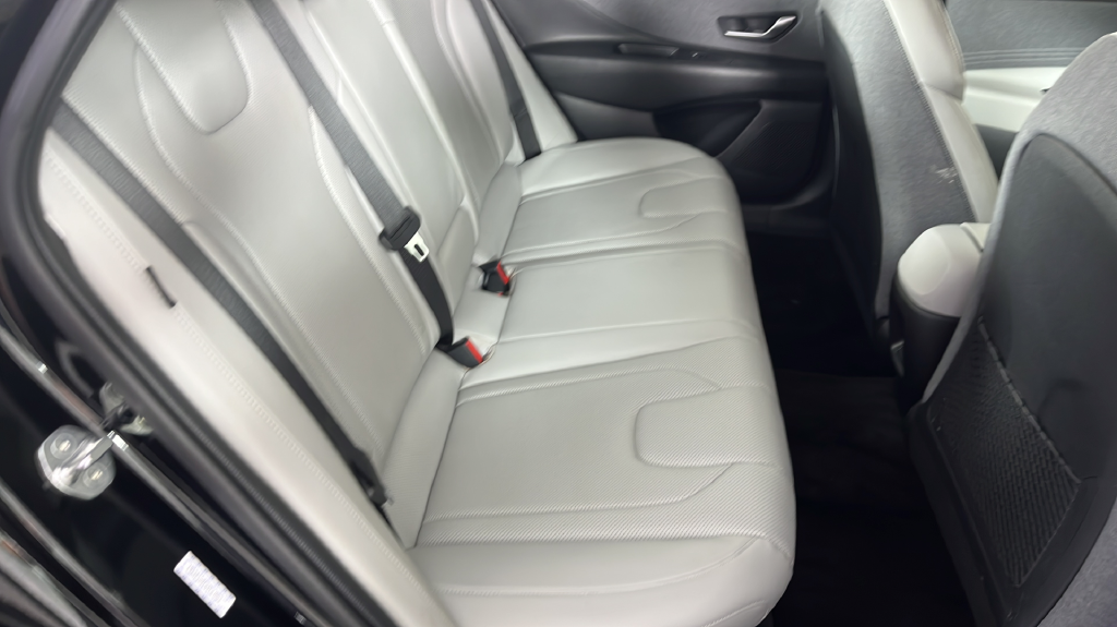 2024 Hyundai Elantra Limited - Photo 20