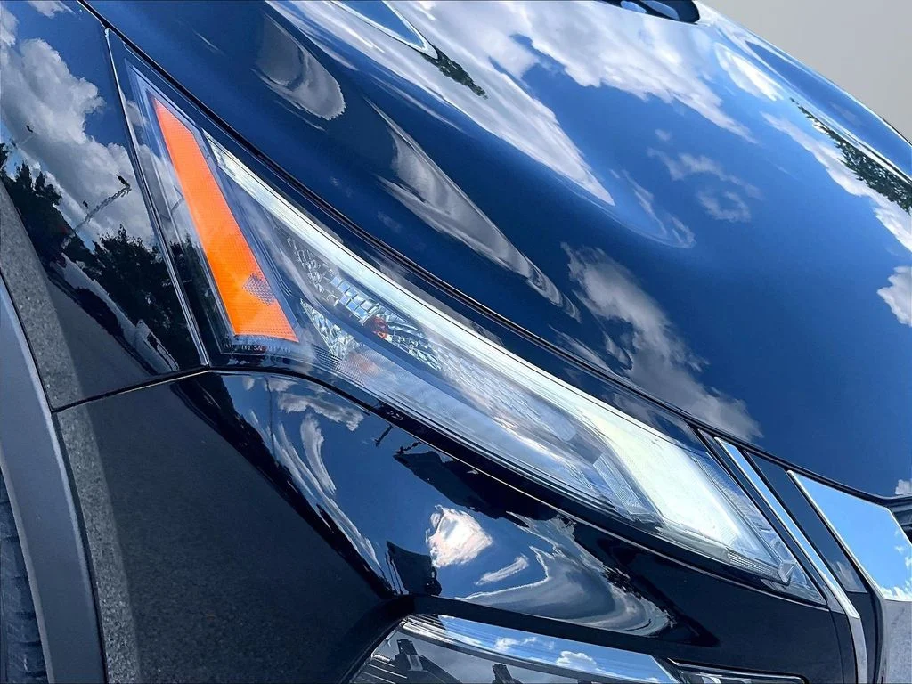 Used 2021 Black Nissan S image 30