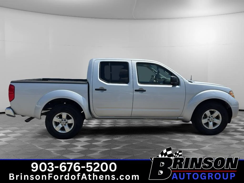 Used 2012 Brilliant Silver Nissan SV image 4