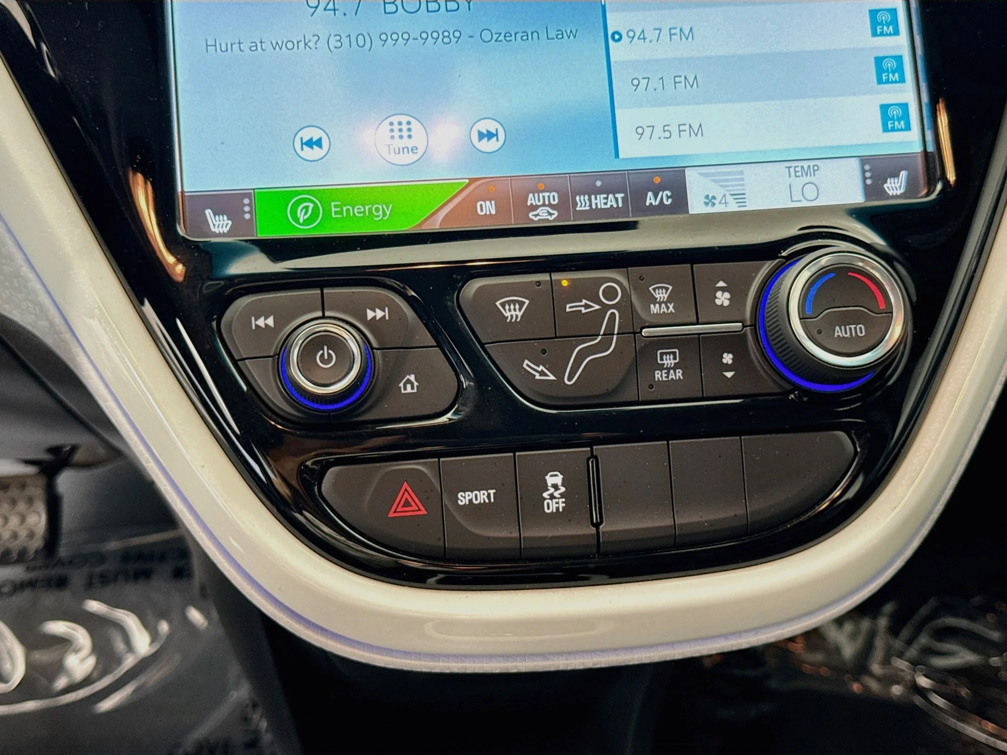 Used 2019 (Includes (TUS) Black grille.) Chevrolet Premier image 17