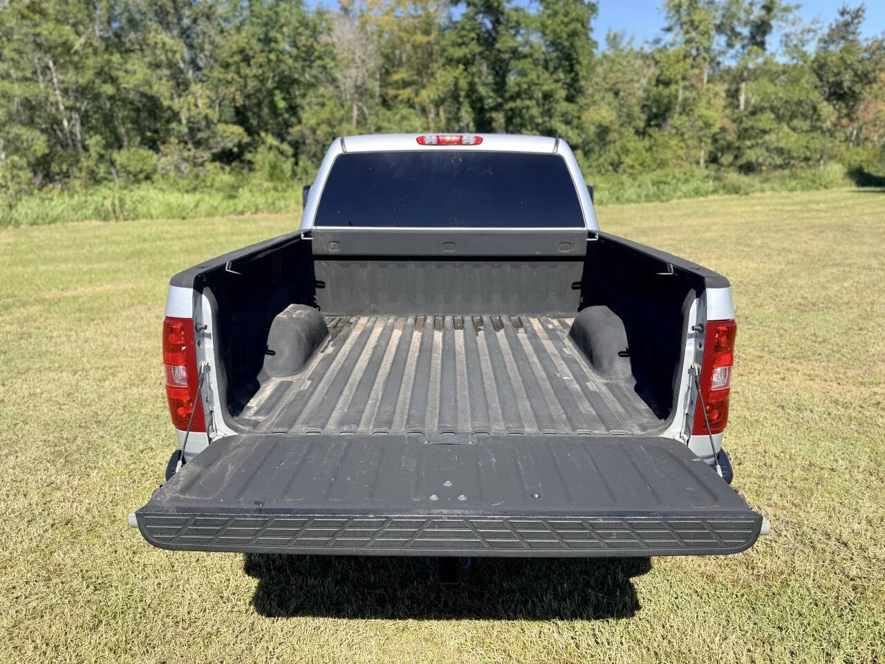 Used 2013 Silver Chevrolet LT 4x4 4dr Crew Cab 5.8 ft. SB image 9