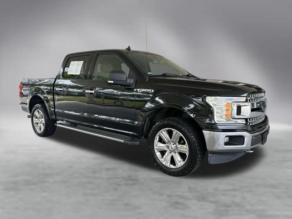 Used 2019 Black Ford XLT image 2